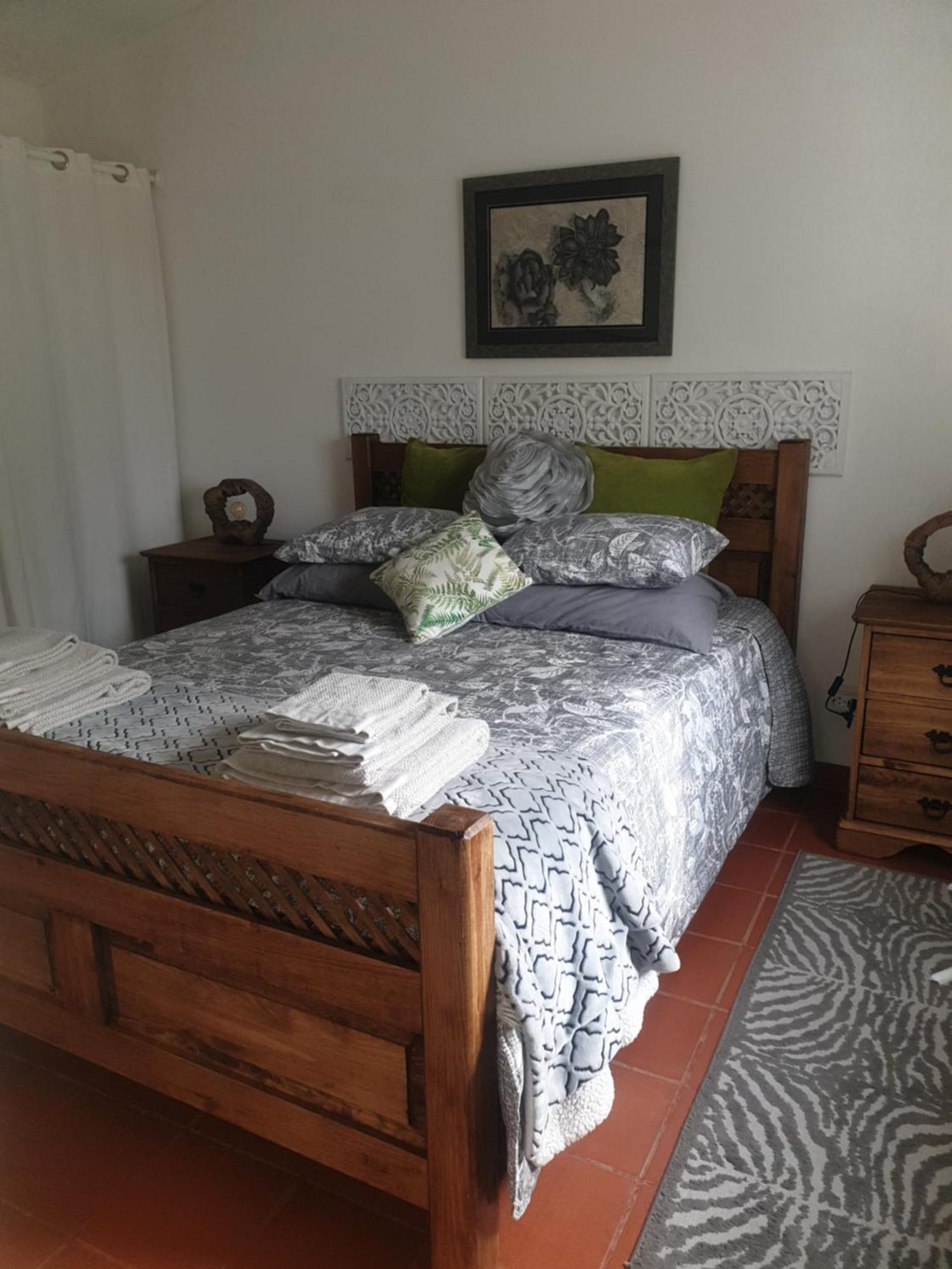 Вилла Sondela Self Catering Сан-Мартинью-ду-Порту Экстерьер фото