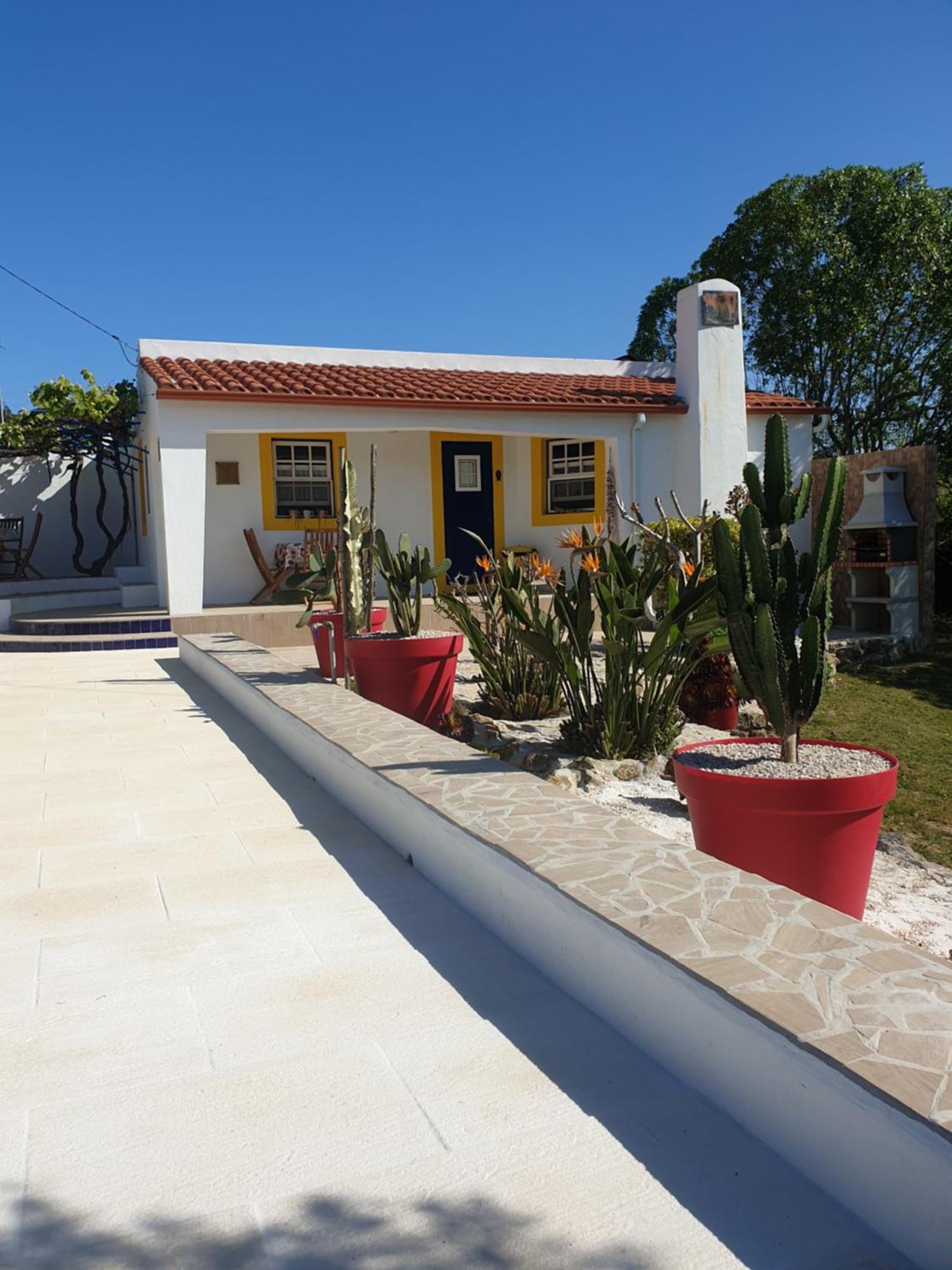 Вилла Sondela Self Catering Сан-Мартинью-ду-Порту Экстерьер фото