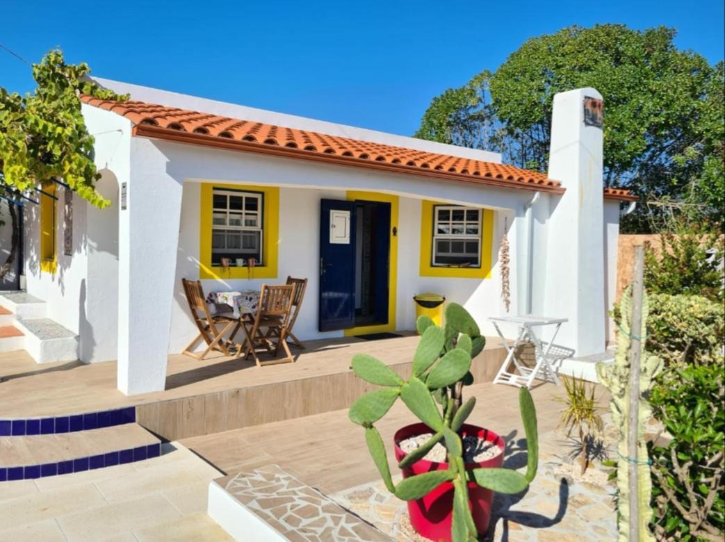 Вилла Sondela Self Catering Сан-Мартинью-ду-Порту Экстерьер фото
